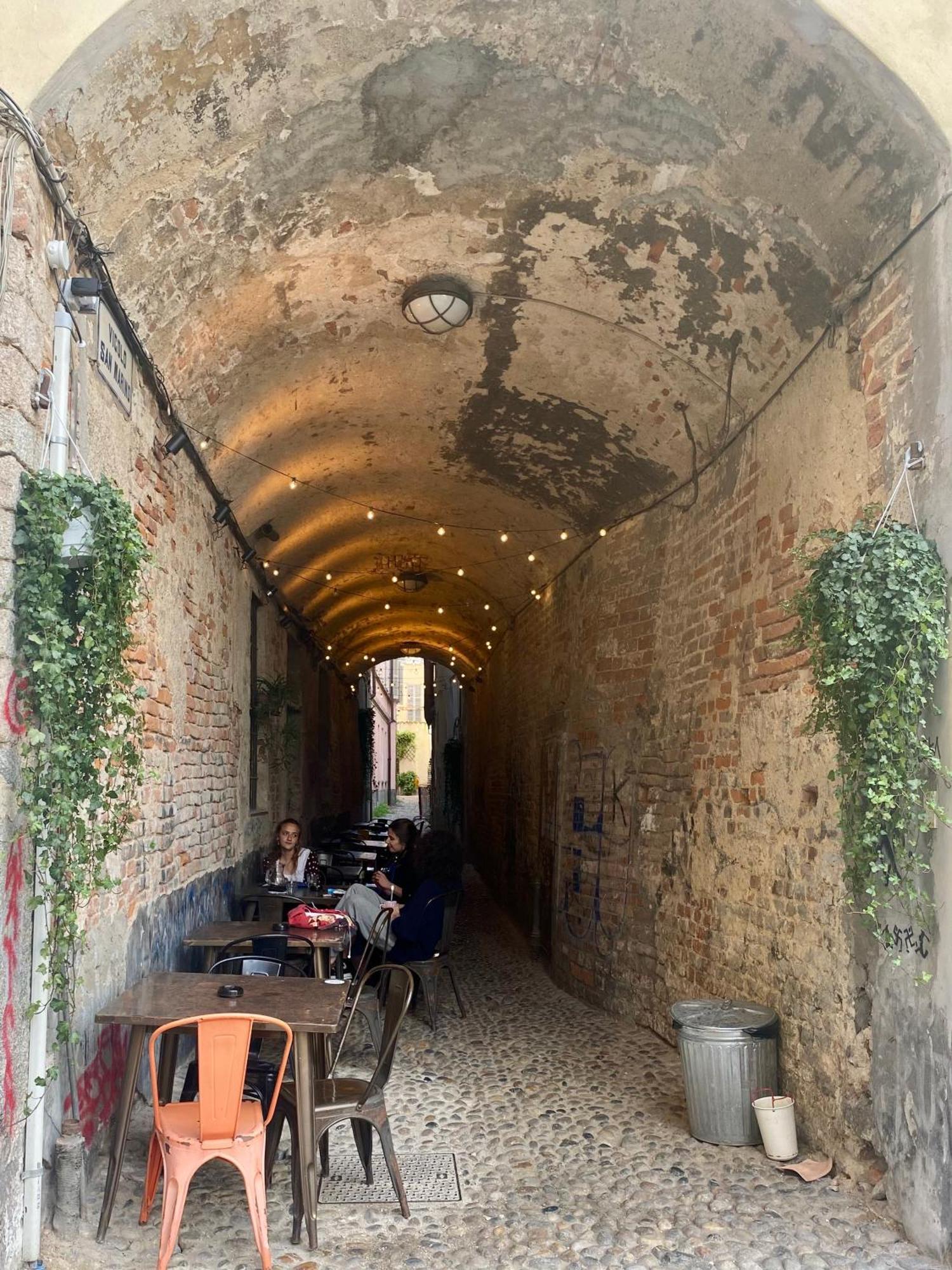 Wanderlust Splendido Appartamento In Centro Pavia Eksteriør bilde